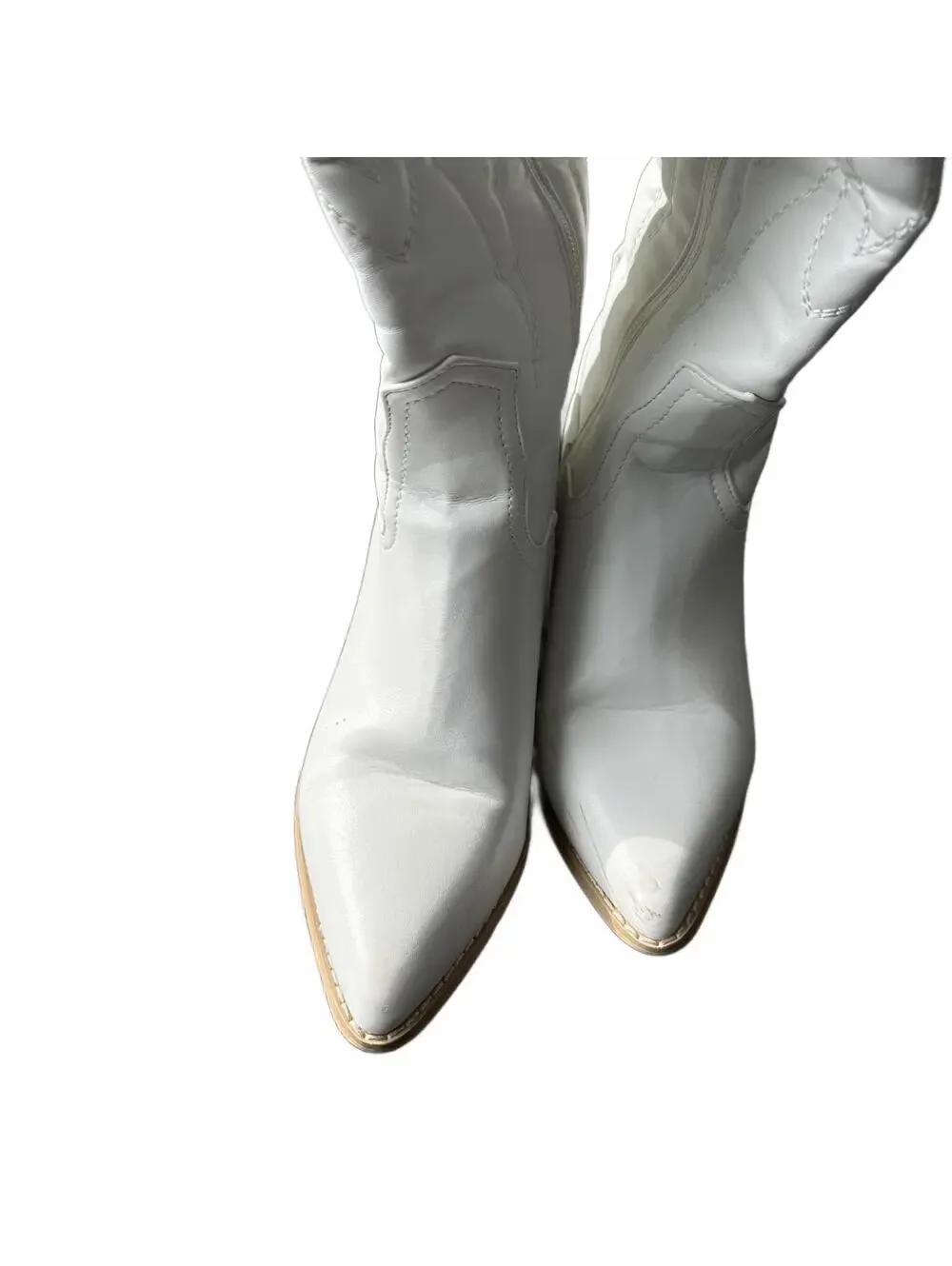 White Embroidered Western Cowboy Boots // Coastal Cowgirl Festival